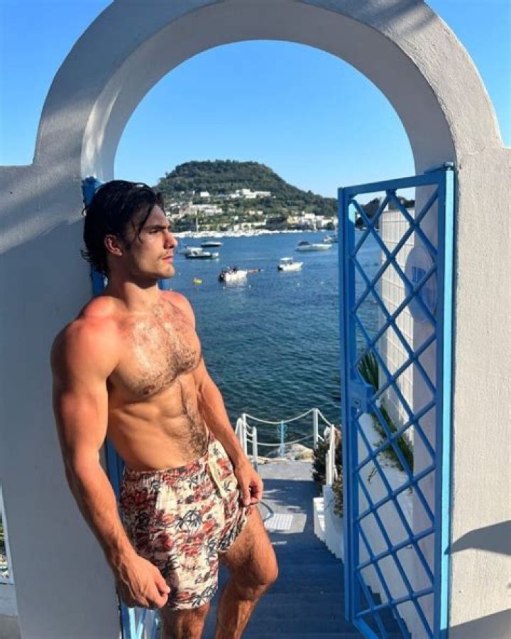 
Emanuele Sabatino Height, Weight, Net Worth, Age, Birthday, Wikipedia, Who, Nationality, Biography 