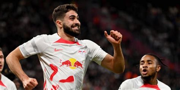 
Tino Livramento Height, Weight, Net Worth, Age, Birthday, Wikipedia, Who, Nationality, Biography 